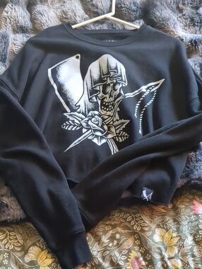 Black Skull & Rose Graphic Sweatshirt